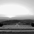 Vista dall'alto del monumento si scorge il monte S.Elia, oggi Parco della Rimembranza che ospita i cippi in ricordo di chi, su quei monti, perse la vita durante la prima Grande Guerra.